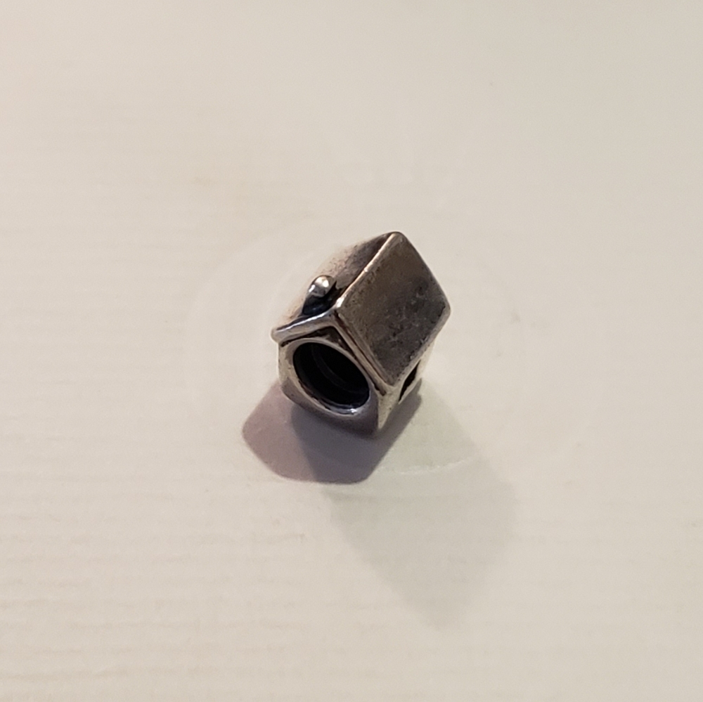 Authentic Pandora House charm - Picture 3 of 4